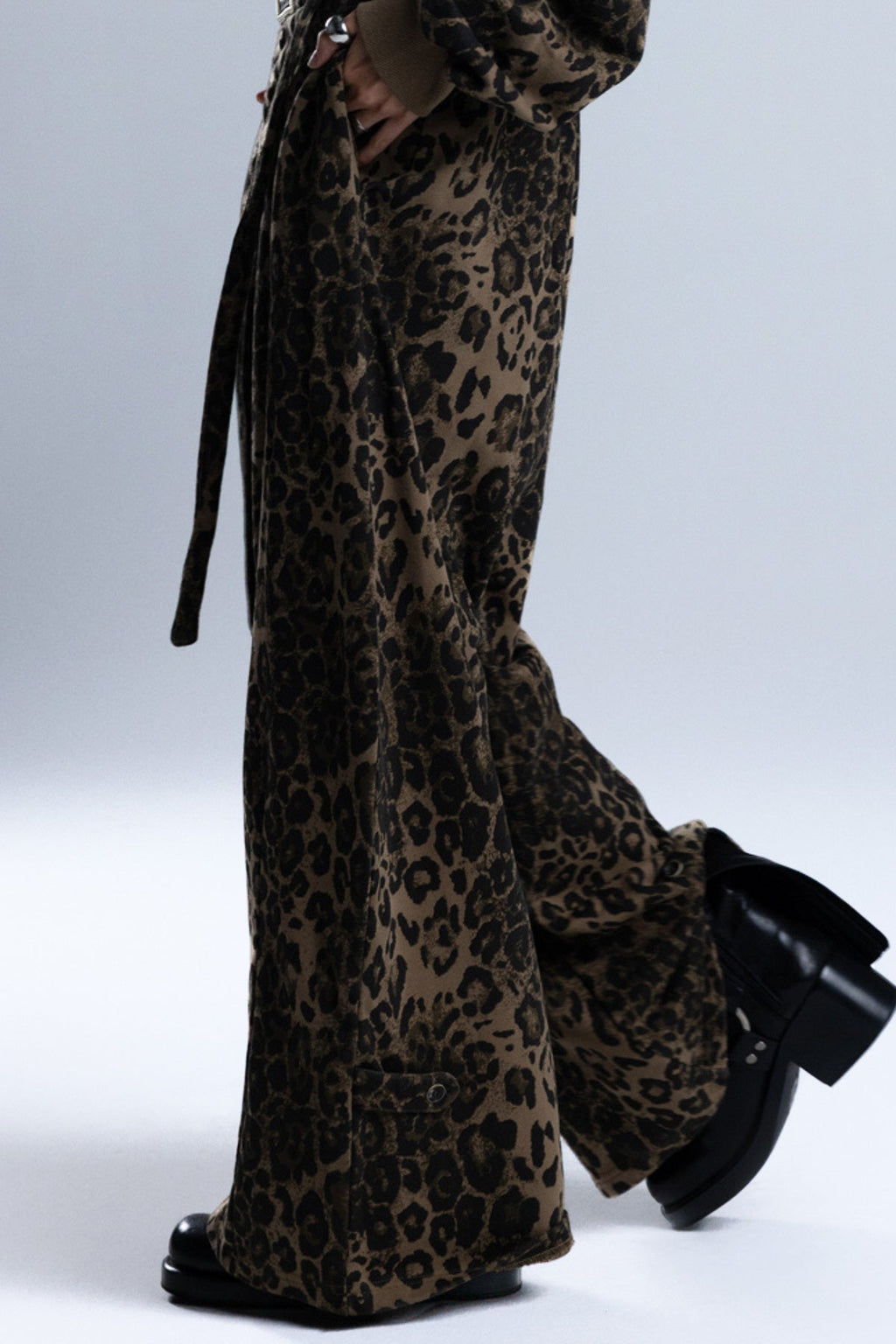 Rami Leopard Wide Sweatpants