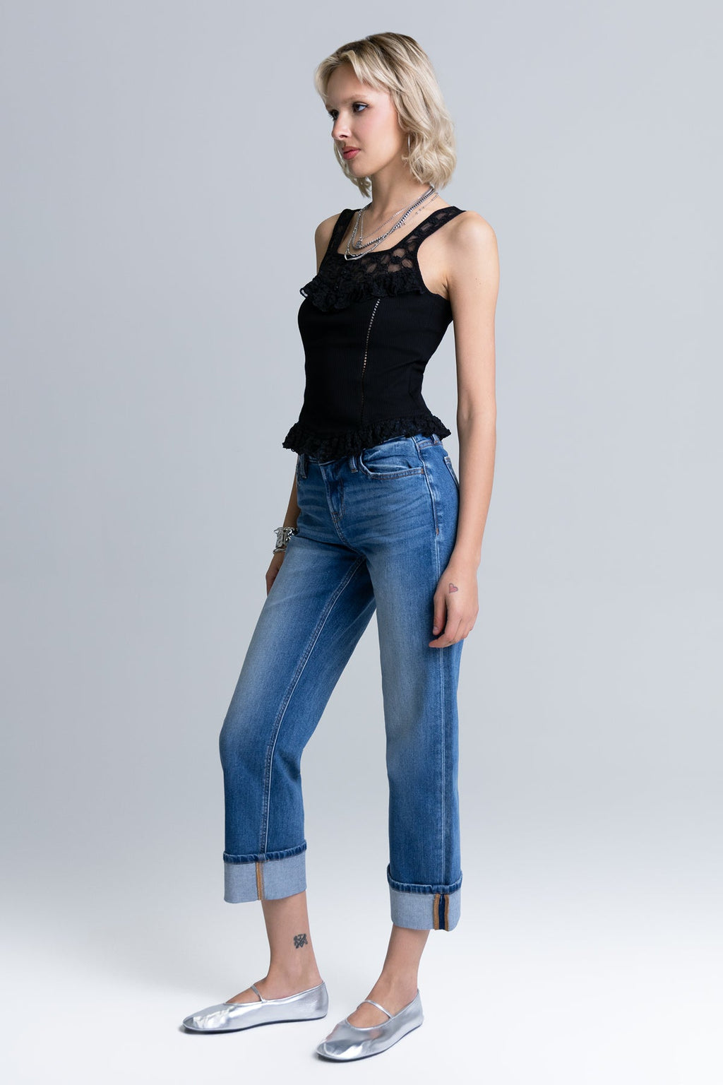Rynae Straight Crop