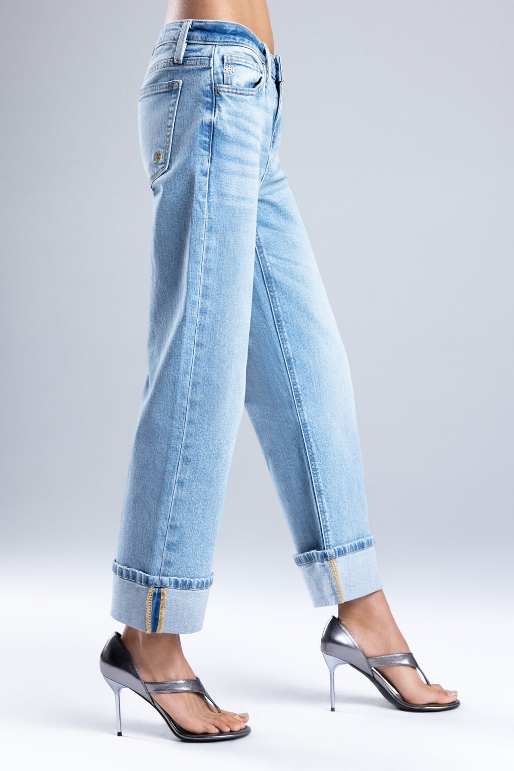 Lynae Straight Crop