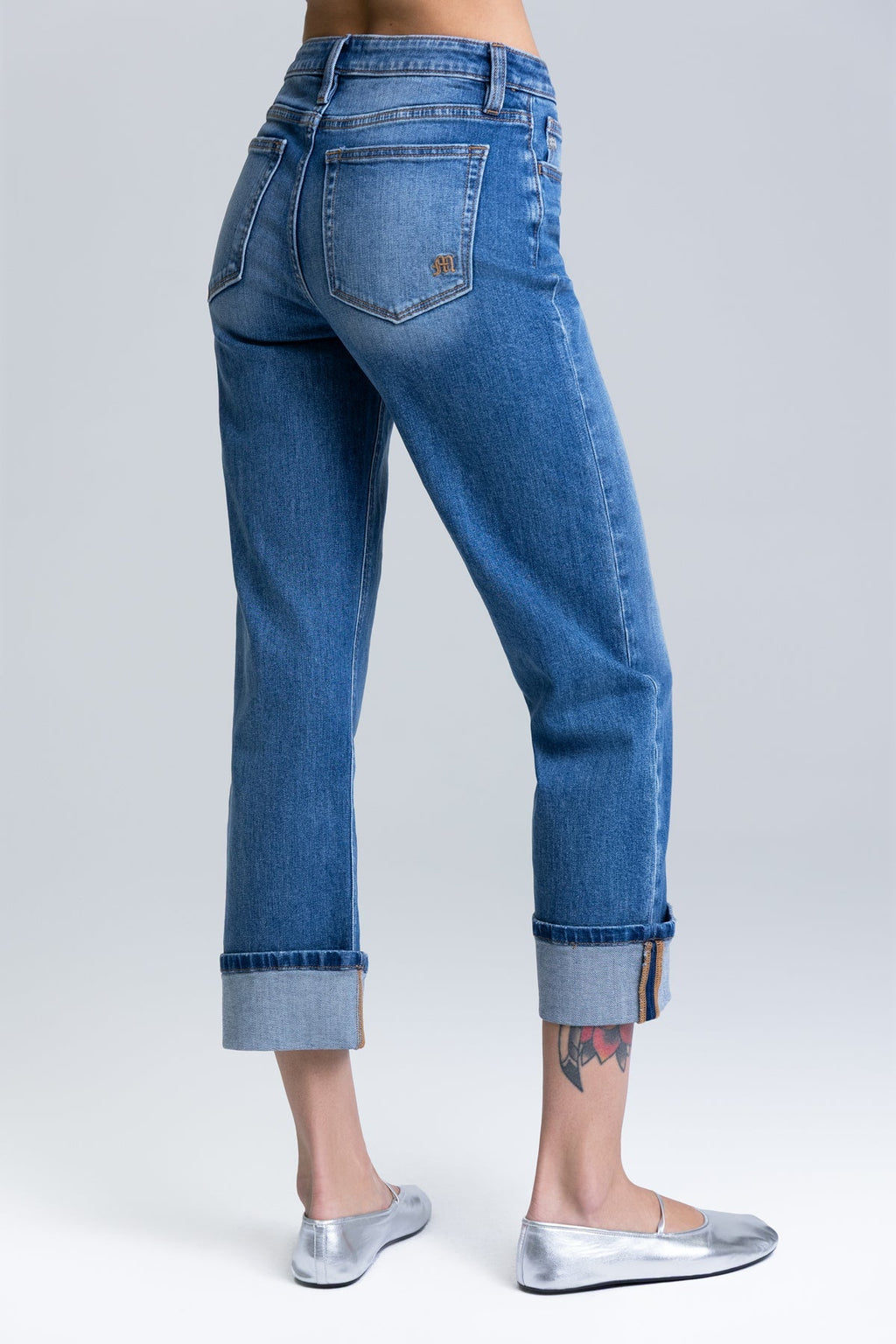Rynae Straight Crop