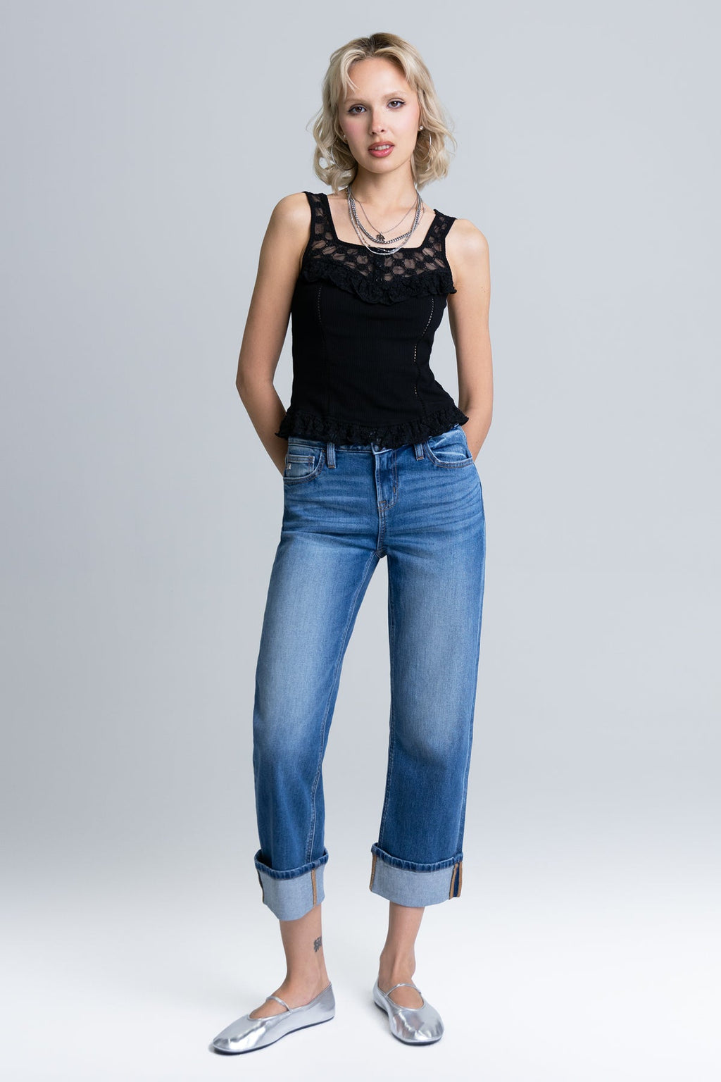Rynae Straight Crop
