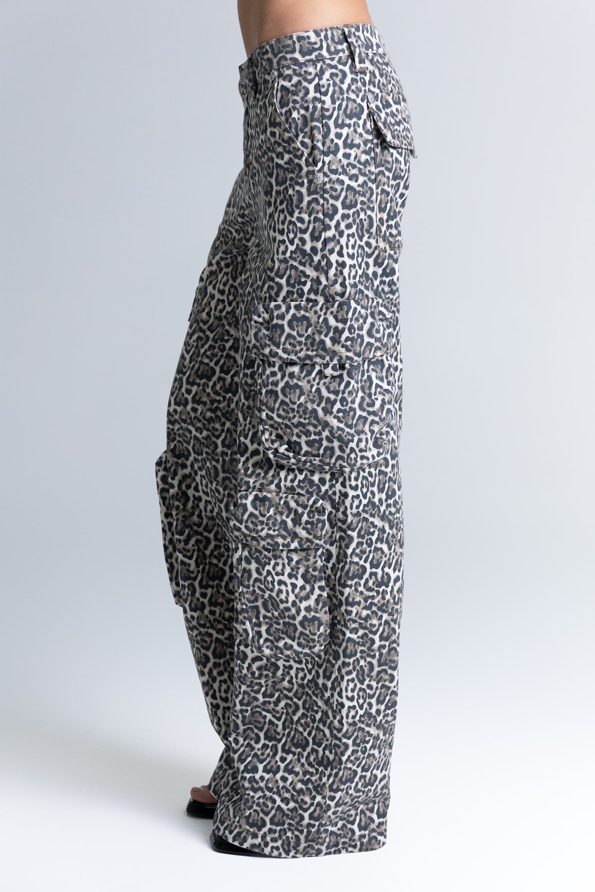 Cambria Leopard Cargo